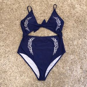 Cupshe swimsuit
